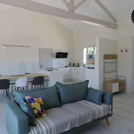 Maison Confortable, Proche Et Commerces, 3 Chambres, Parking - Fr-1-823-15 Ferienhaus *