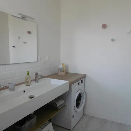 Maison Confortable, Proche Et Commerces, 3 Chambres, Parking - Fr-1-823-15 Holiday home *