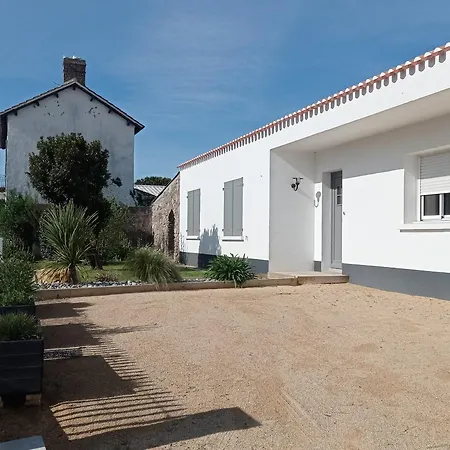 Maison Confortable, Proche Et Commerces, 3 Chambres, Parking - Fr-1-823-15 Holiday home