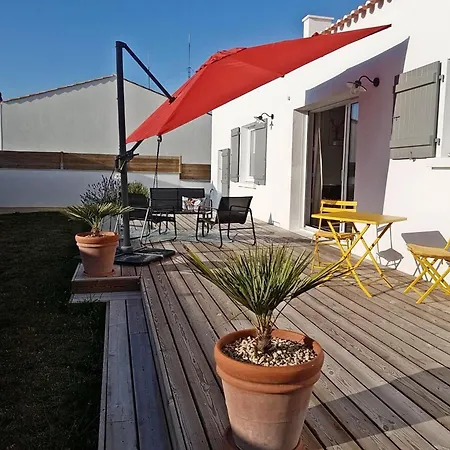 Maison Confortable, Proche Et Commerces, 3 Chambres, Parking - Fr-1-823-15 Holiday home